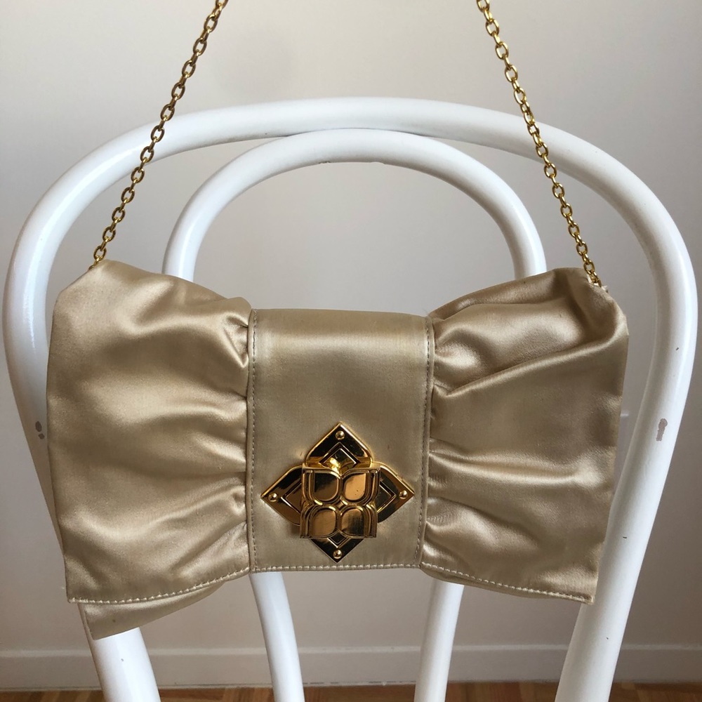 BCBG clutch